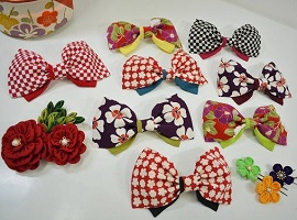 大阪、日産呉服・和田甚のオリジナル髪飾り・つまみ細工。袴用髪飾り