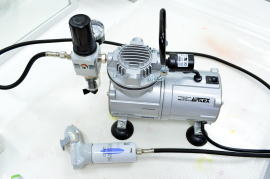 生地を染めるコンプレッサー