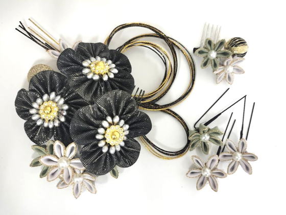 Akiさんの新作つまみ髪飾り|振袖レンタル・髪飾り|大阪都島、日産呉服・和田甚