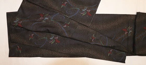 ⑥胸周りの脇線を合わせる