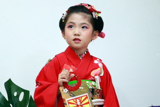 正絹最高級七五三着物レンタル：7歳赤手描き本友禅、四つ身|七五三着物レンタル|大阪、日産呉服・都島店