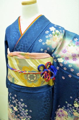 正絹紋意匠、地紋入り花づくし文様ブルー（青）振袖【FR-139】|振袖レンタル|大阪都島、日産呉服・和田甚