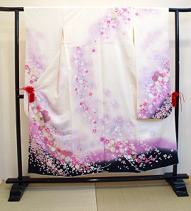 正絹地紋白・黒染め分け桜文様京友禅振袖|fr105|レンタル大阪
