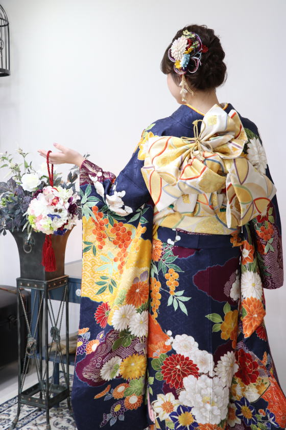 正絹京友禅、紺地振袖【FUN-2042】|キモノレンタル|大阪、日産呉服・都島店