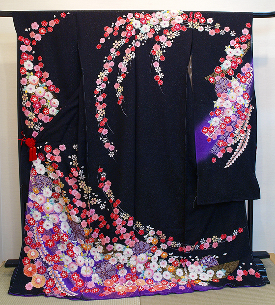 正絹金ラメ入り･辻が花文様･絞り入の黒地手描き友禅振袖、レンタル大阪