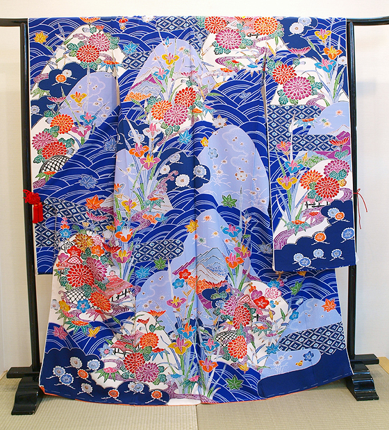 正絹縮緬地紅型友禅の青地振袖、レンタル大阪