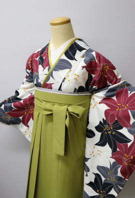 くすみカラー新作小袖＋抹茶袴＋レトロバックに刺繍衿、抹茶の伊達襟をコーディネート|袴レンタル|大阪都島、日産呉服・和田甚