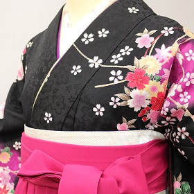 黒赤花柄小袖|H010|＋袴レンタル|大阪。地下鉄都島駅徒歩1分