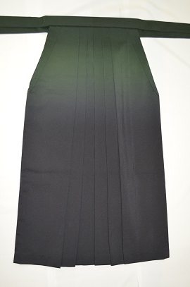 卒業式、袴レンタル：赤・黒小袖＋袴レンタル|H-021|大阪。地下鉄都島駅徒歩1分