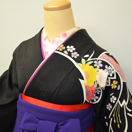 黒地花柄小袖|H-022|袴レンタル|大阪。地下鉄都島駅徒歩1分