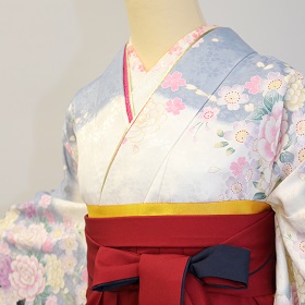 白＆黒地、紫花柄小袖：H-009＋袴レンタル|大阪。地下鉄都島駅徒歩1分