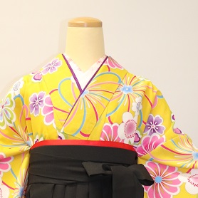 黄色・ピンク小袖＋袴レンタル|H-019|大阪。地下鉄都島駅徒歩1分