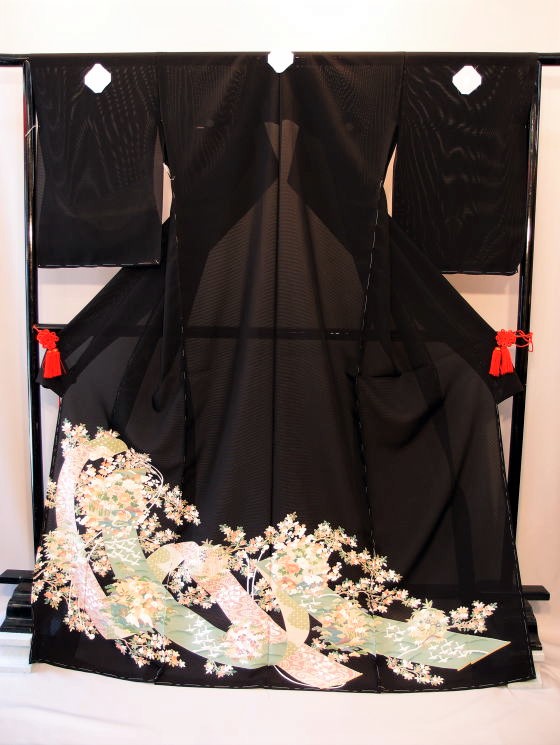 大阪市都島区･地下鉄都島駅から徒歩1分【大阪/日産呉服】正絹絽黒留袖レンタル”title=