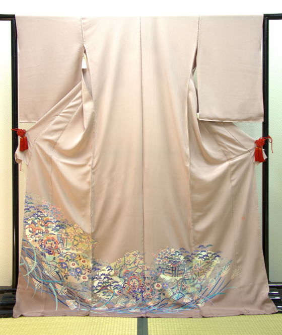 西肇子作・本加賀友禅色留袖【itr-001】の格安レンタルを紹介しています。大阪市都島区･地下鉄都島駅から徒歩1分