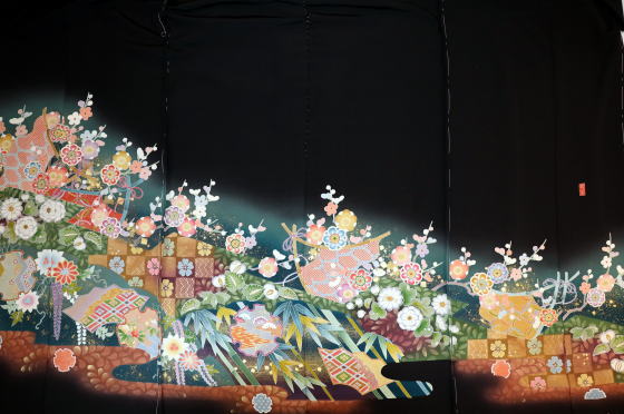 正絹京友禅黒留袖、総花文様【TR-3012】|留袖レンタル|大阪、都島・日産呉服・和田甚