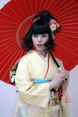 フォトスタジオ：WadajiNでの振袖前撮り撮影|大阪、日産呉服・和田甚