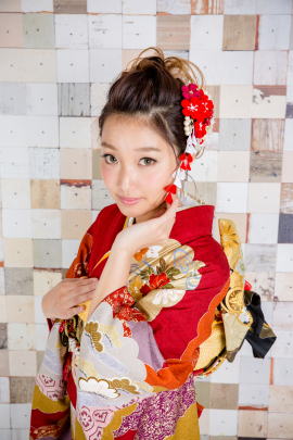 振袖フォト成人式・着付け＆ヘアー＆メイク・創作髪飾り|振袖レンタル|大阪、日産呉服・和田甚