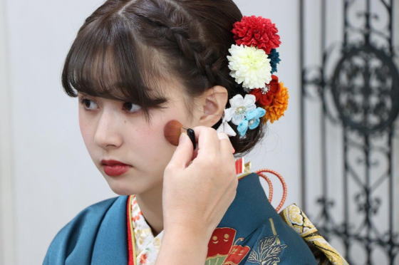 成人式・卒業式・結婚式・７５３など大切な晴れの日を、着物・キモノヘアー・和メイクが艶やかに彩ります|大阪都島、日産呉服・和田甚