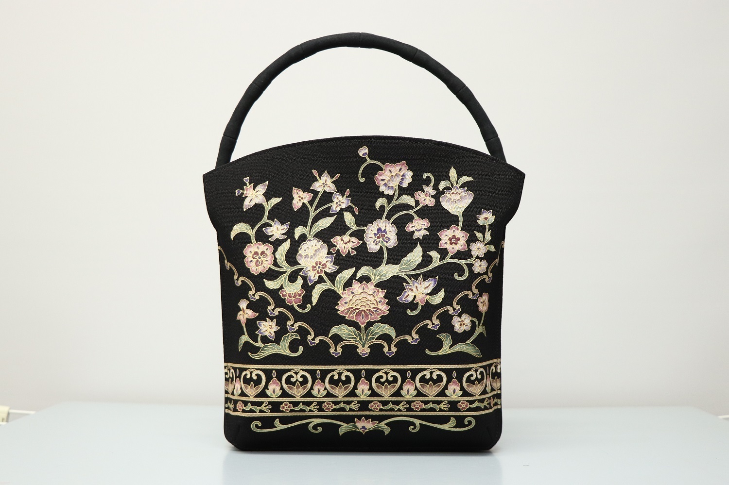 高級着物専門キモノ粋人|岡重「OKAJIMA」ブランド、黒色大容量正絹手染めバッグ（撥水加工済）【bg-003】|大阪、日産呉服・都島店